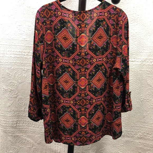 Everly Size L Print Blouse - Picture 2 of 4
